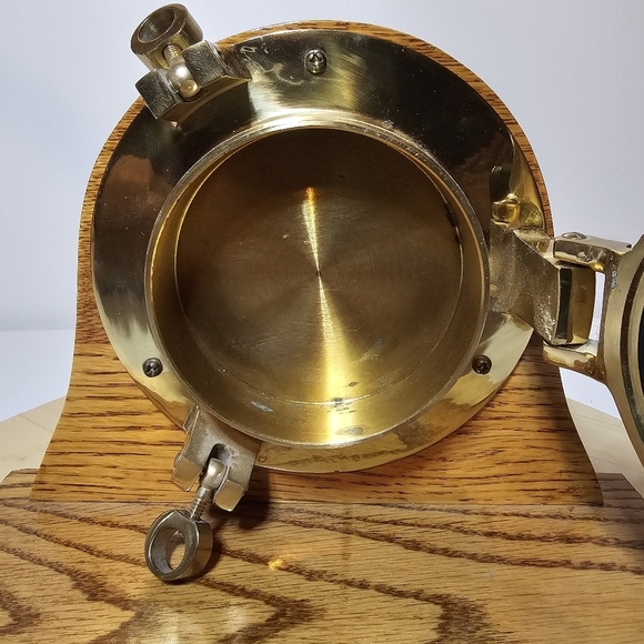 Vintage Bell Clock Company Brass Ship Porthole Quartz Mantel Clock W/Wooden Base - Picture 8 of 12